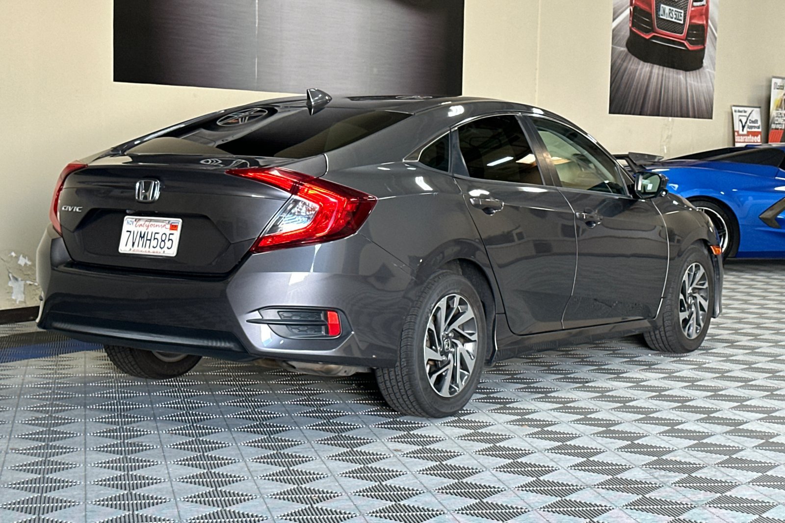 Used 2017 Honda Civic EX image 4