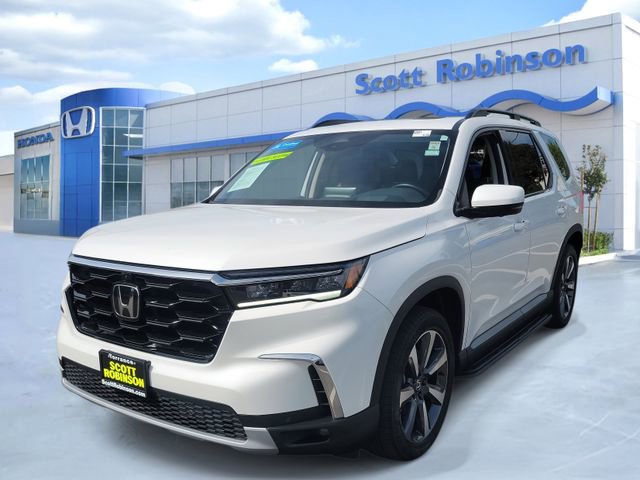 Certified 2024 Honda Pilot Elite image 2