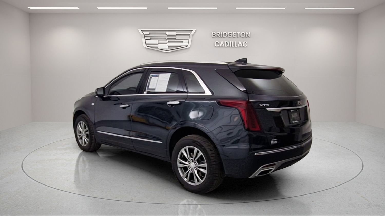 Used 2022 Cadillac XT5 Premium Luxury w/ Technology Package image 5