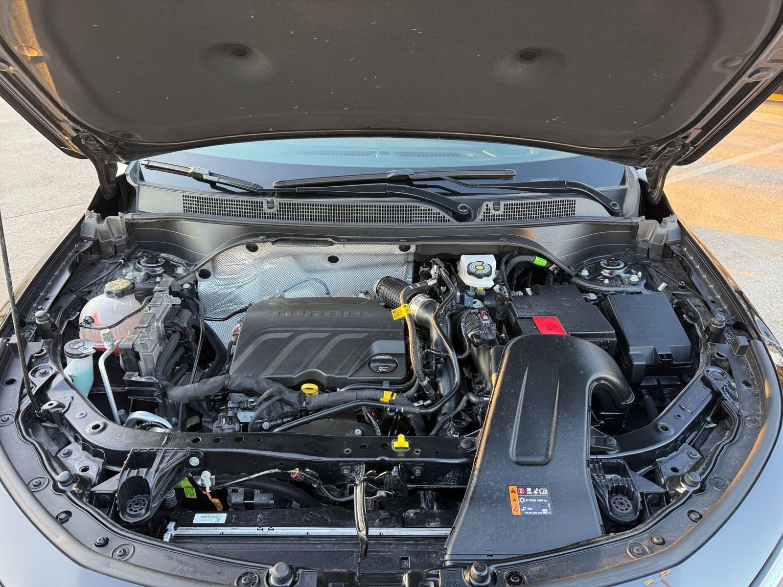 Used 2025 Buick Envista Sport Touring image 32