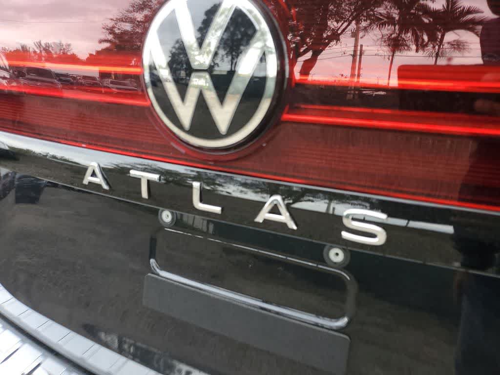 Certified 2024 Volkswagen Atlas Peak Edition SEL AWD/4WD image 14