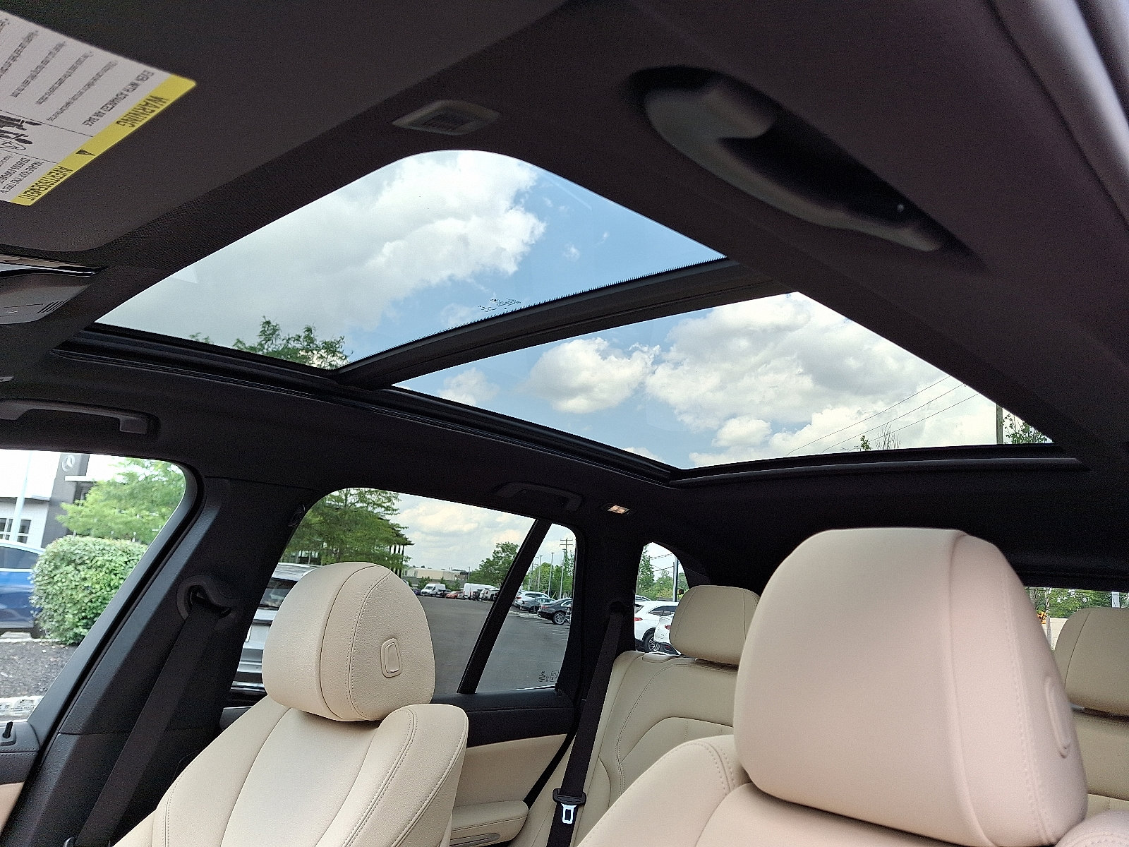 Used 2022 BMW X5 xDrive40i w/ Premium Package image 14