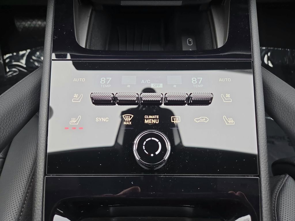 Certified 2026 Porsche Cayenne Coupe image 13