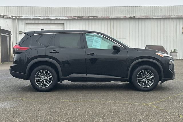Used 2024 Nissan Rogue S image 3