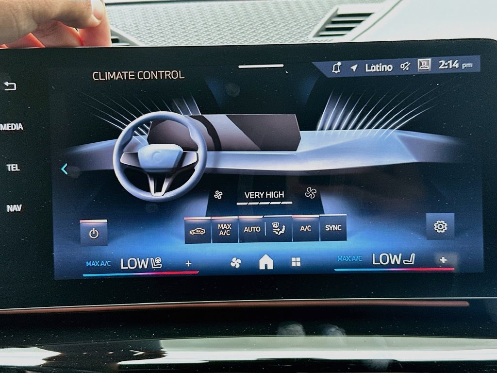 New 2027 BMW X1 xDrive28i AWD/4WD image 16