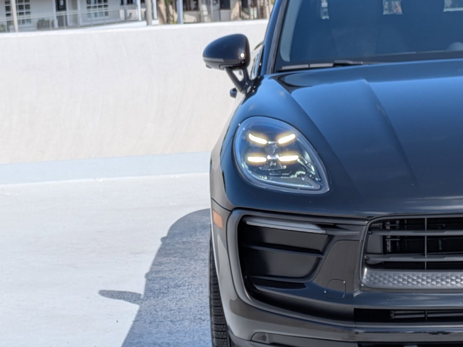 Certified 2024 Porsche Macan AWD/4WD image 12