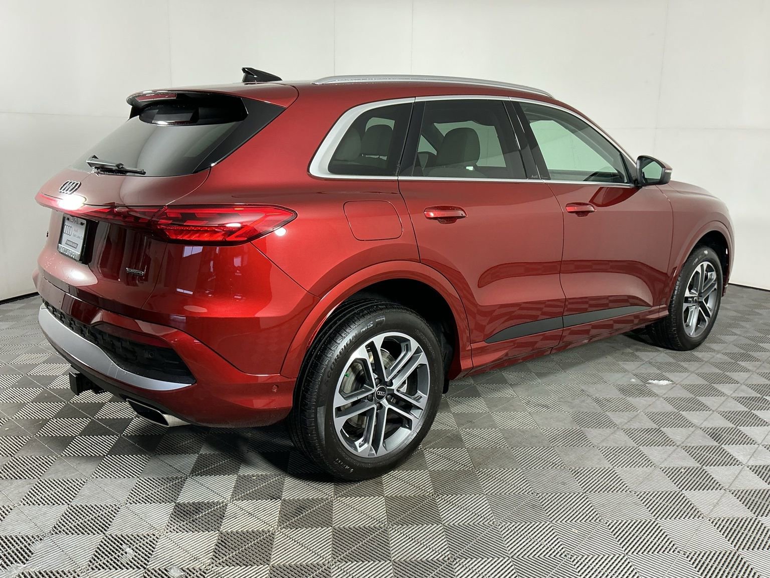 Used 2025 Audi Q5 Premium Plus w/ Premium Plus image 8