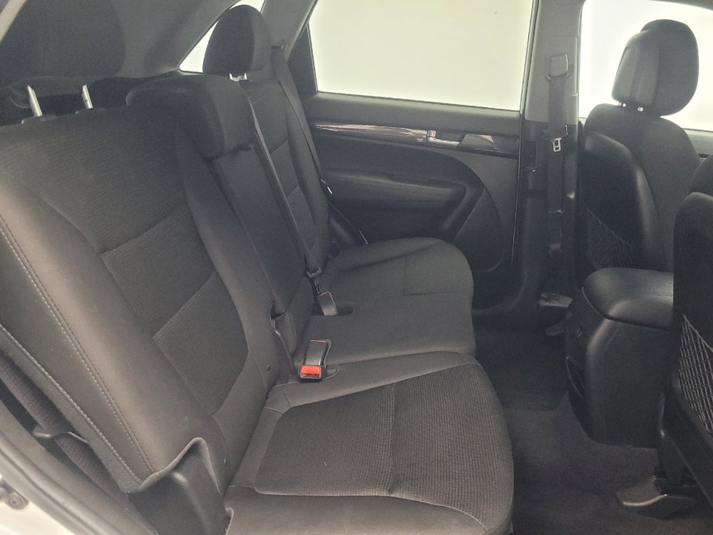 Used 2015 Kia Sorento LX image 19