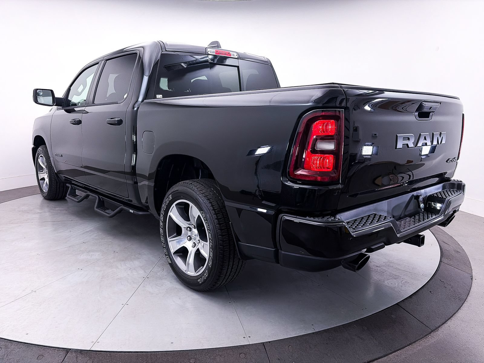 Used 2025 RAM 1500 Tradesman AWD/4WD image 15