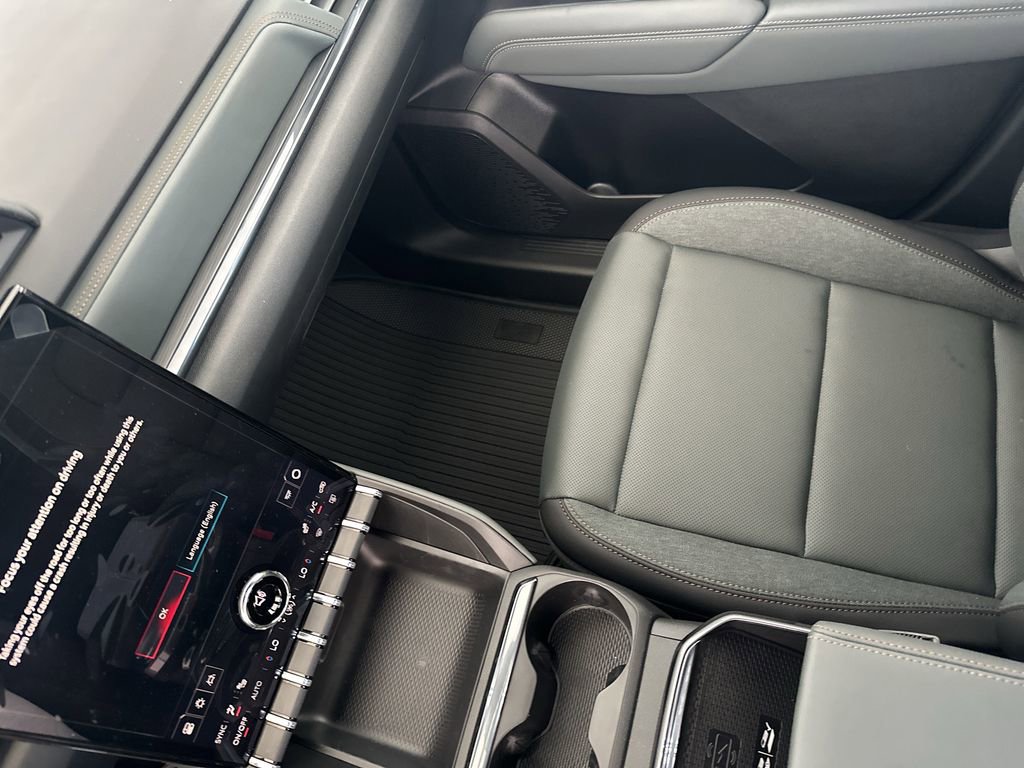 New 2026 GMC Terrain AT4 w/ Technology Package II AWD/4WD image 25