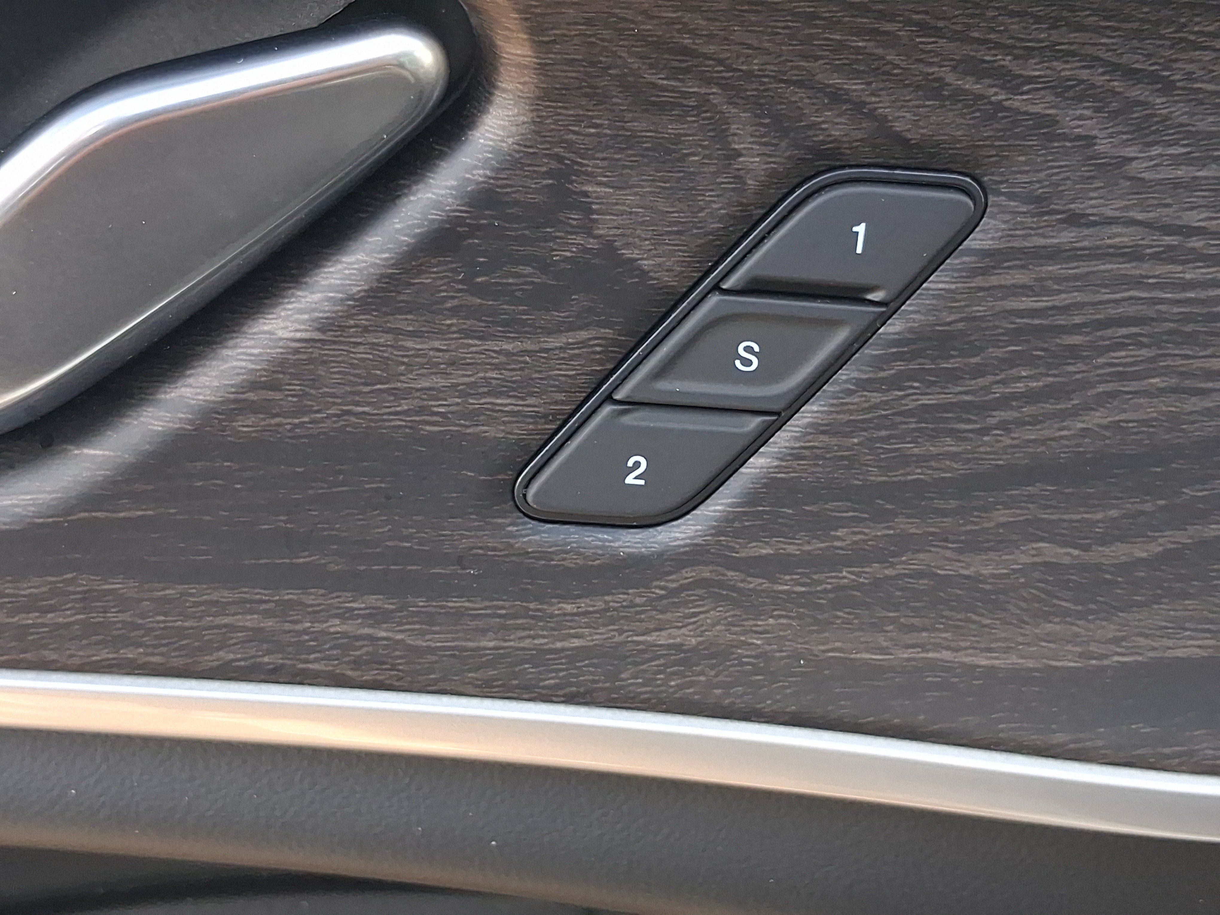 Used 2026 Jeep Grand Cherokee L Limited AWD/4WD image 15