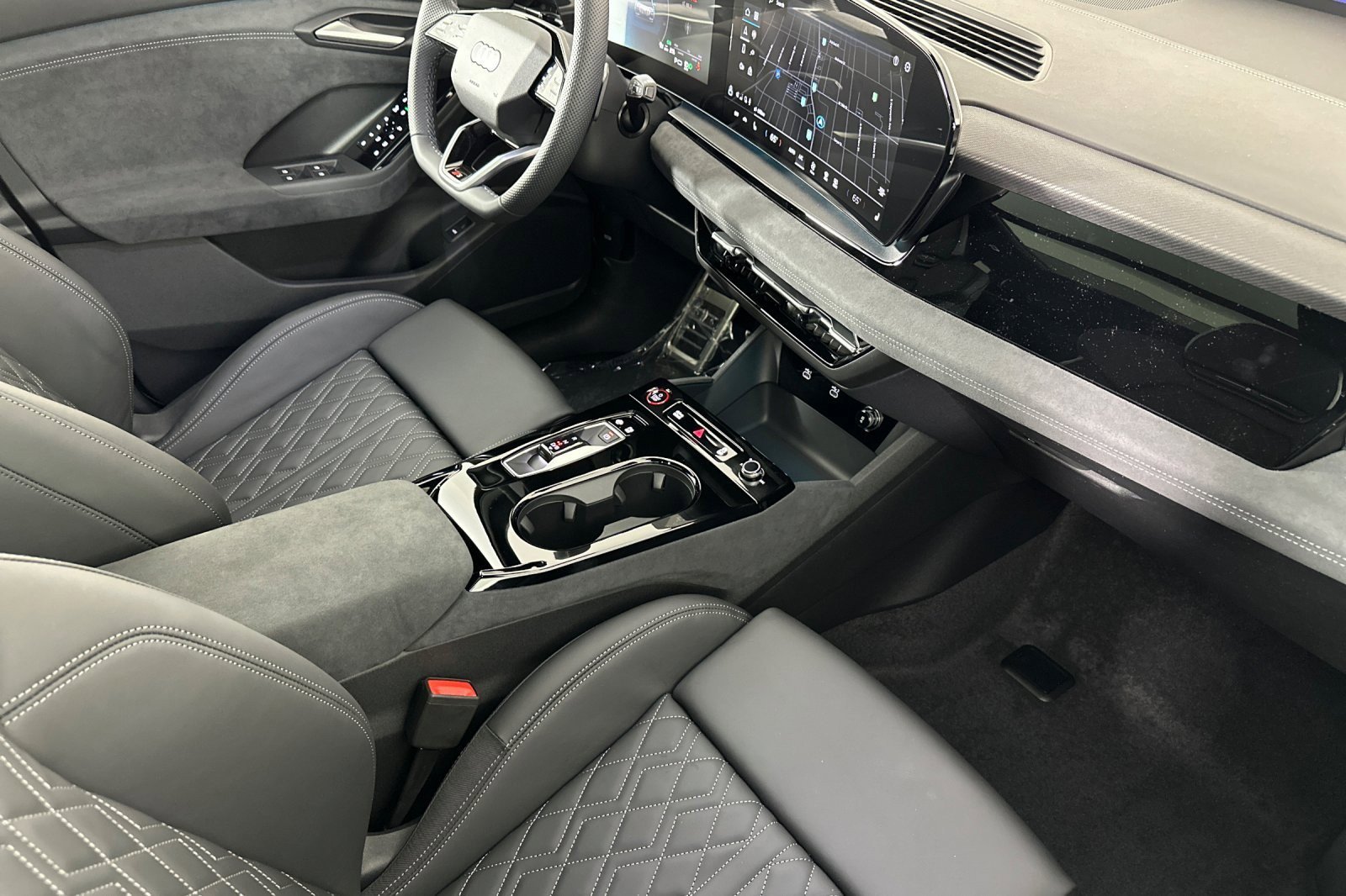 New 2025 Audi SQ6 e-tron Premium Plus AWD/4WD image 15