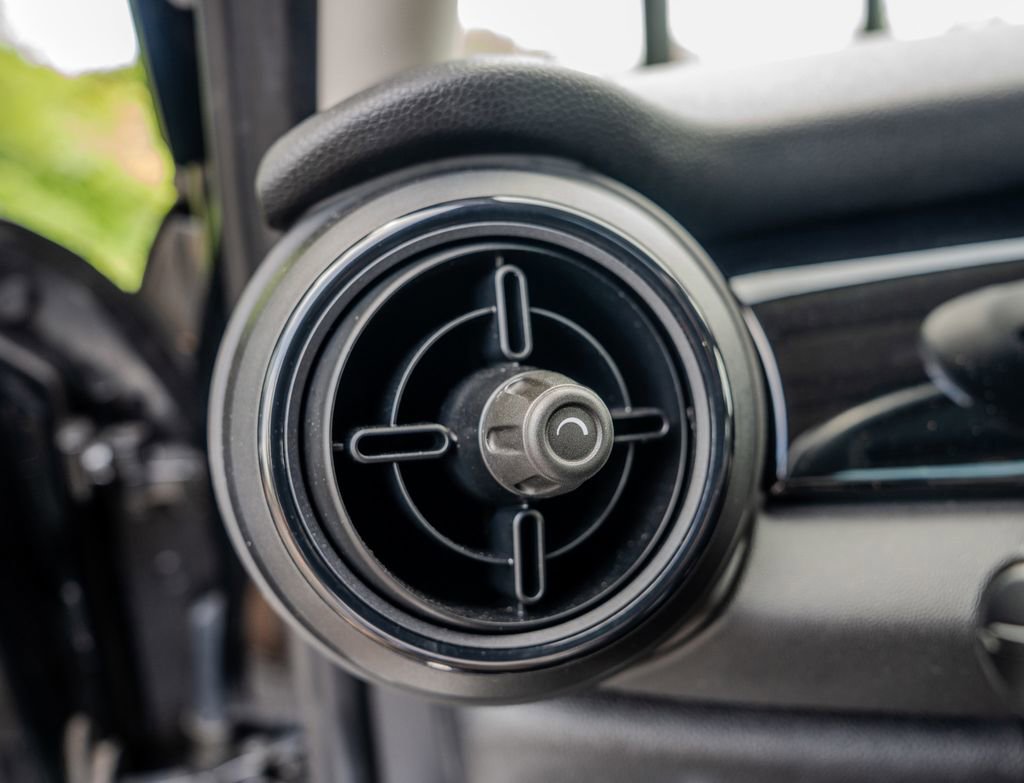 Used 2024 MINI Cooper S image 8