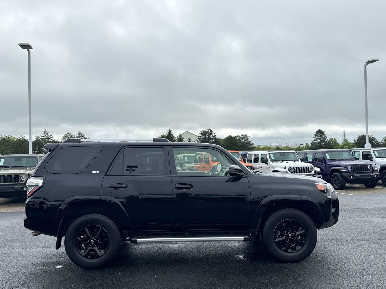 Used 2023 Toyota 4Runner SR5 AWD/4WD image 2