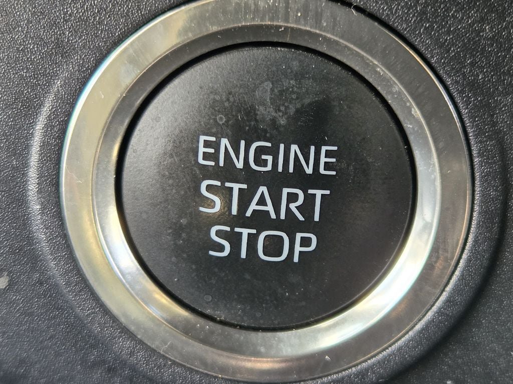 Used 2025 Toyota 4Runner SR5 AWD/4WD image 21