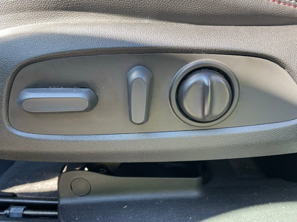 Used 2023 Chevrolet Traverse RS AWD/4WD image 33