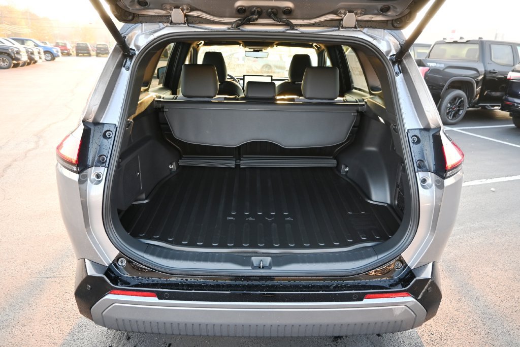 New 2026 Toyota RAV4 XSE w/ Panoramic Sun Roof Package AWD/4WD image 7