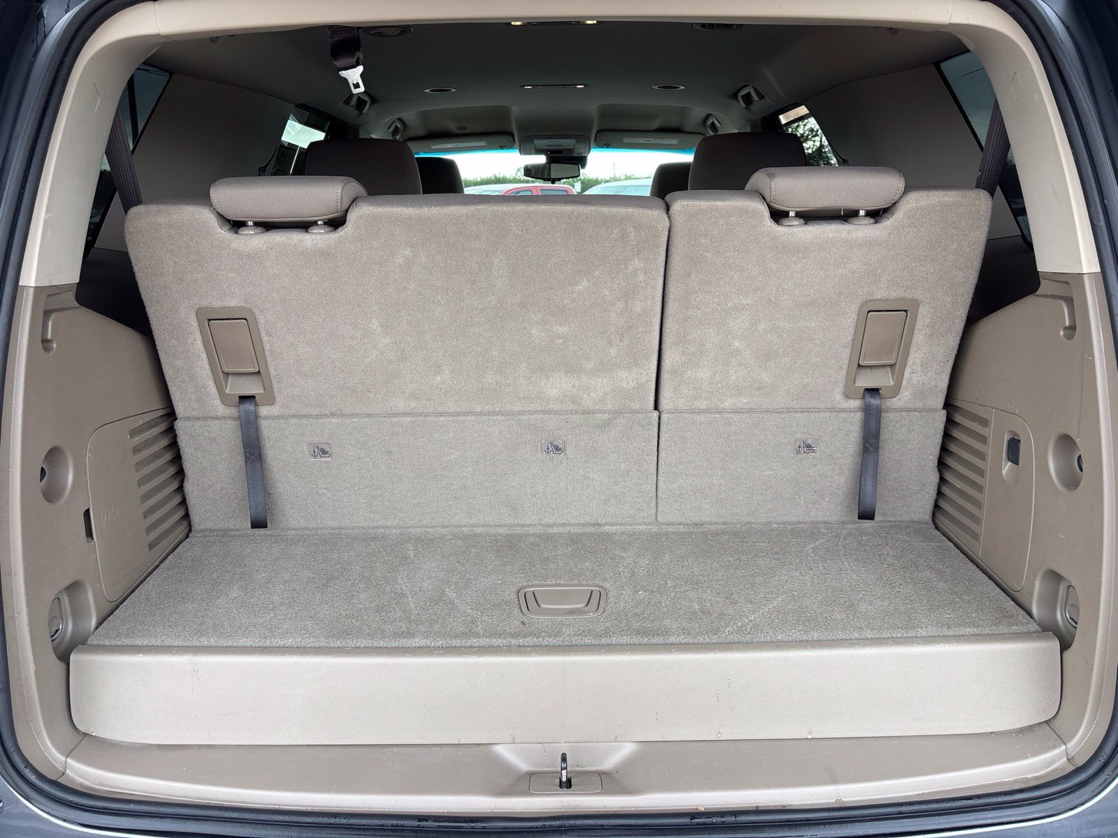 Used 2018 Chevrolet Tahoe LS w/ All-Season Package RWD image 17
