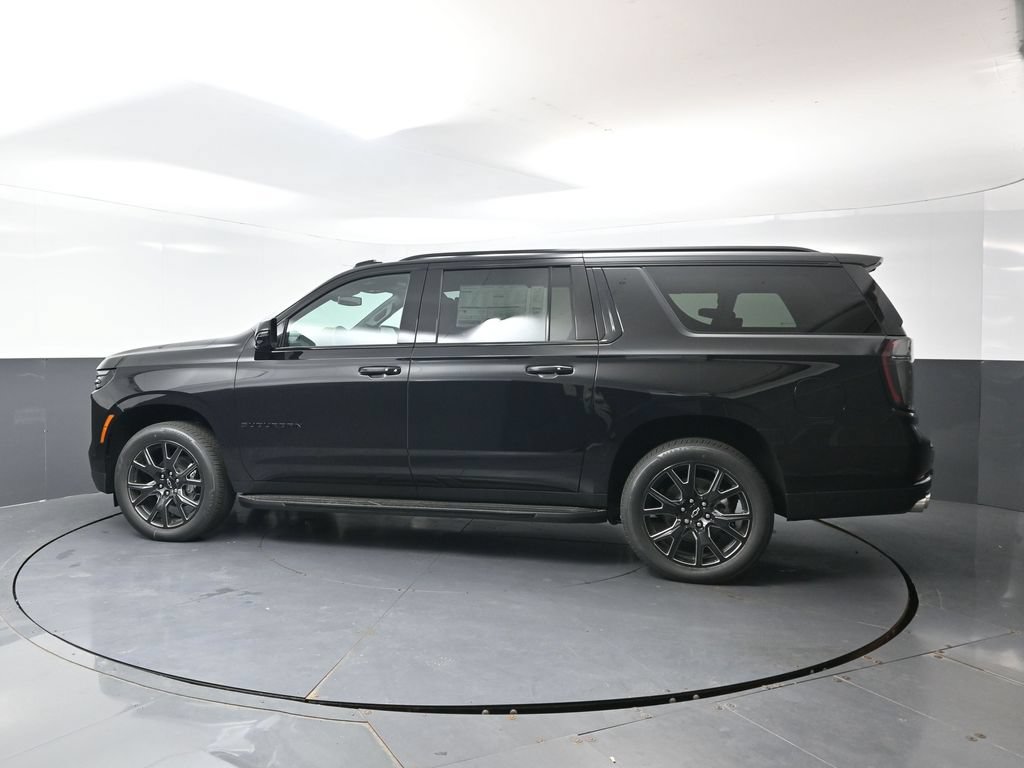 New 2026 Chevrolet Suburban RST w/ RST Capability Package AWD/4WD image 7