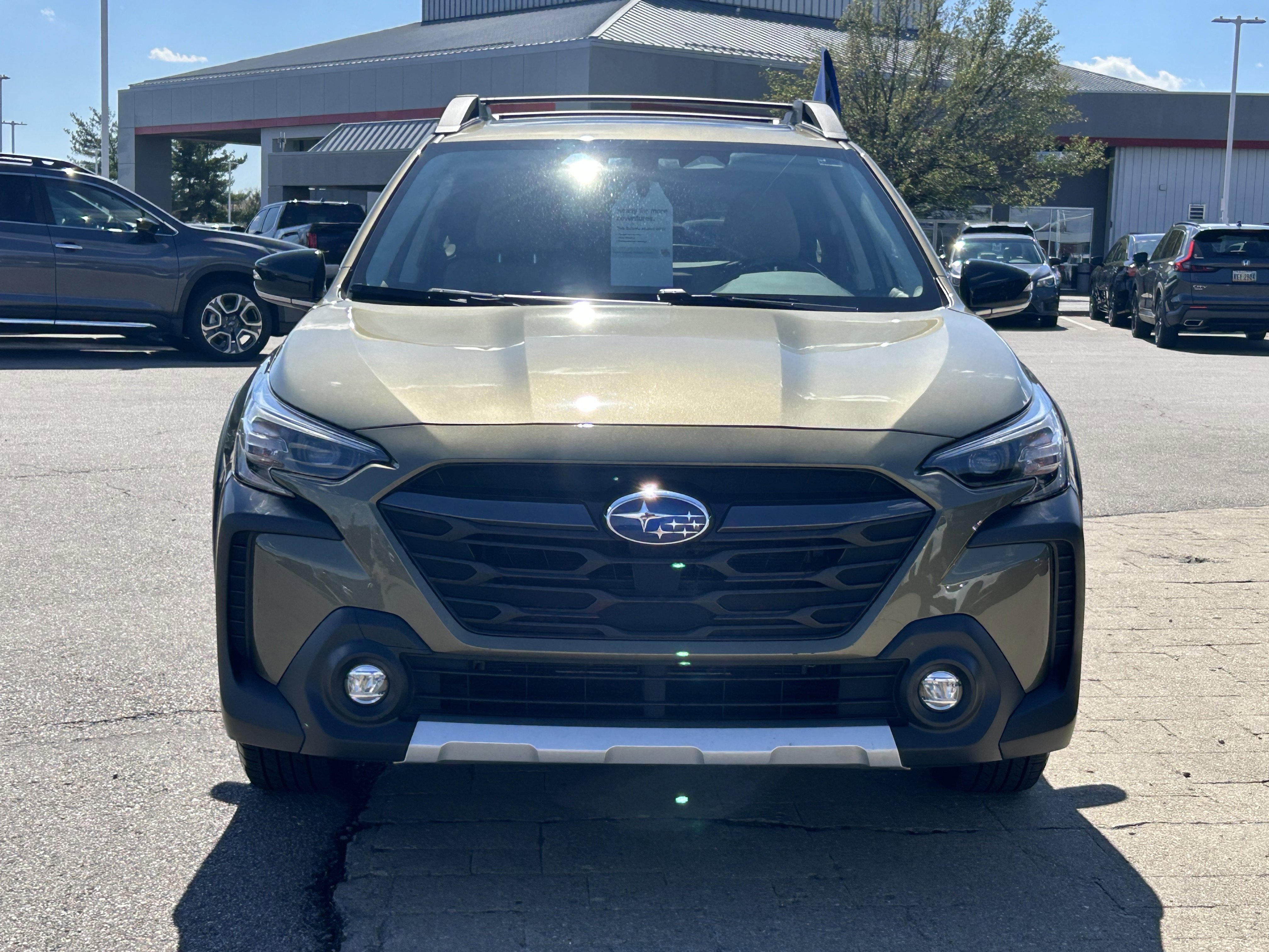 Used 2023 Subaru Outback Limited image 2