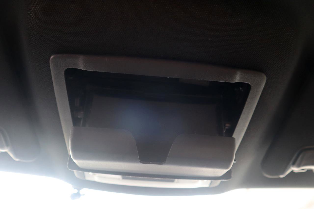 Used 2017 Ford Explorer XLT image 81