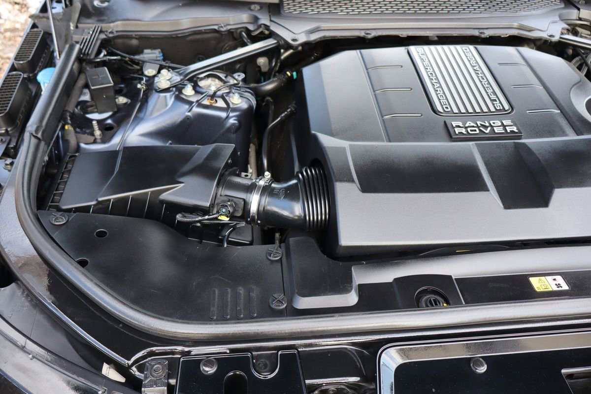 Used 2014 Land Rover Range Rover Sport HSE image 38