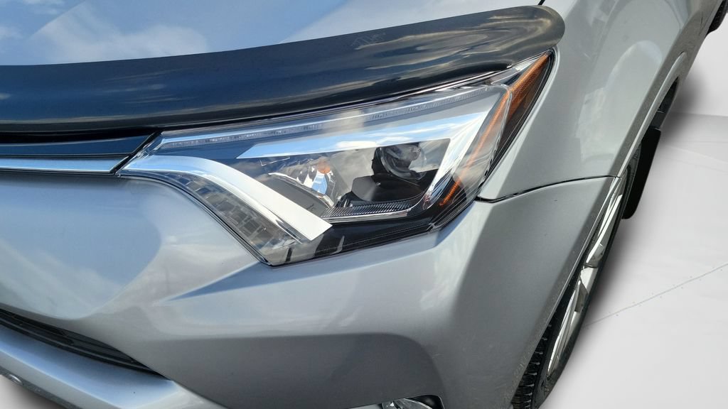 Used 2017 Toyota RAV4 Platinum FWD image 23