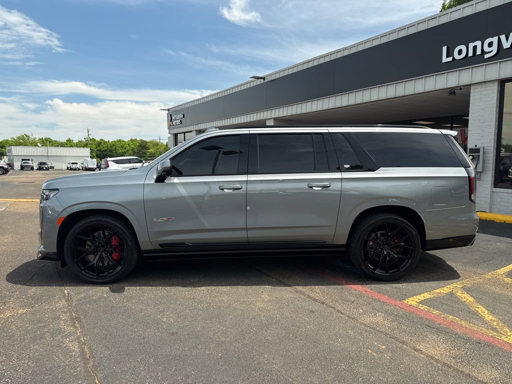 Used 2023 Cadillac Escalade ESV V AWD/4WD image 11