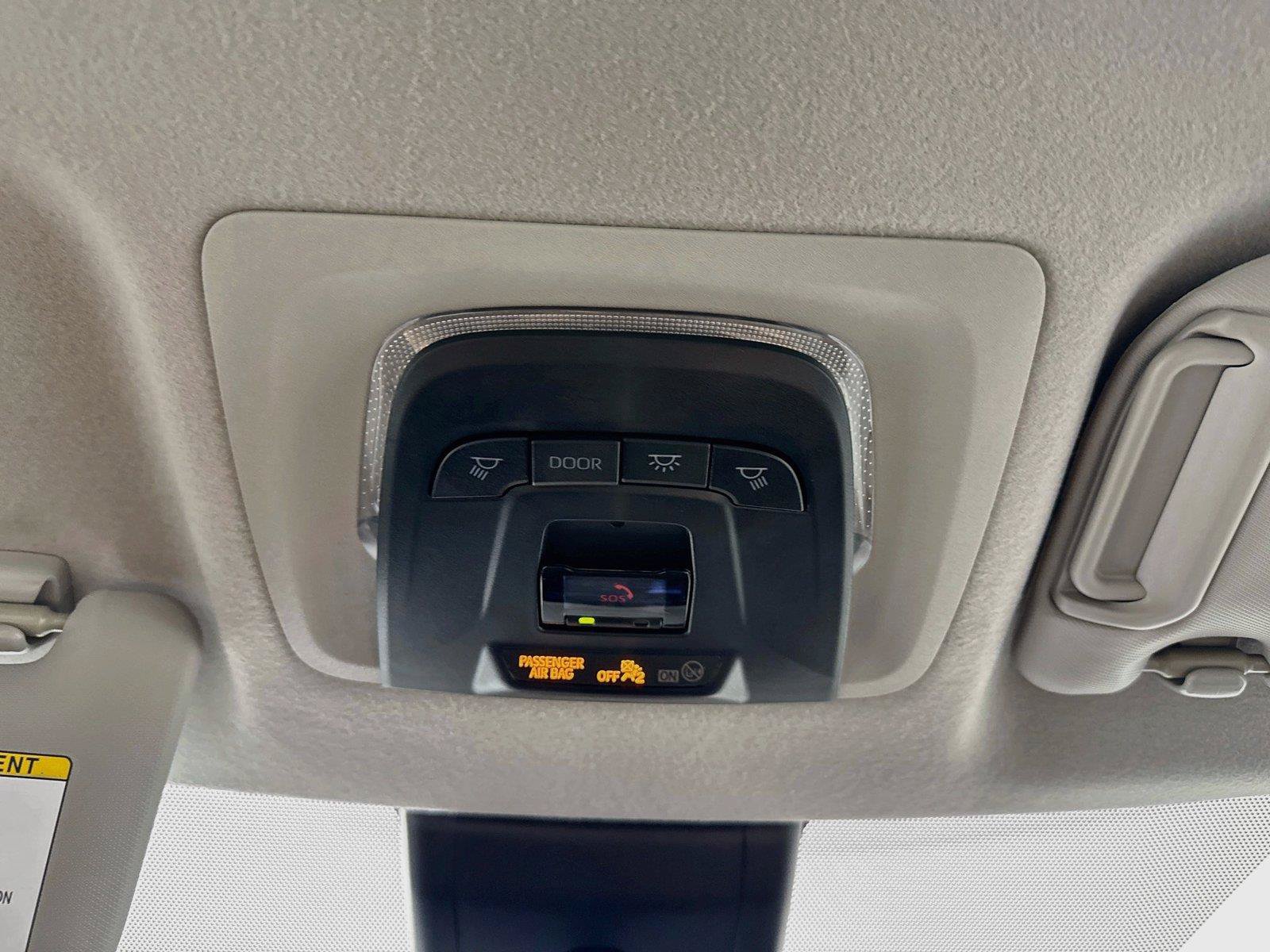 Used 2022 Toyota Corolla Cross LE FWD image 6