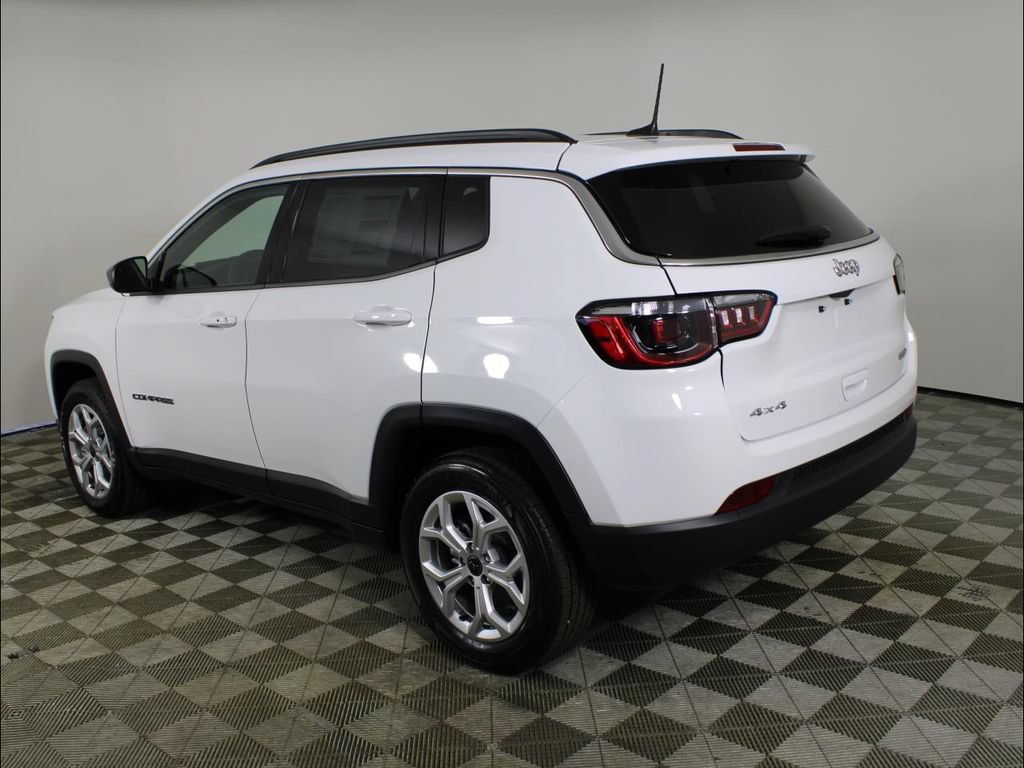 New 2025 Jeep Compass Latitude AWD/4WD image 3