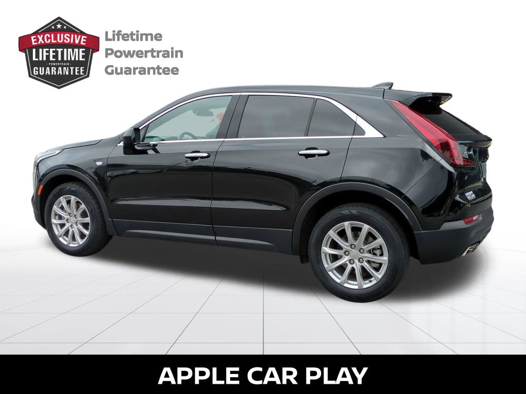 Used 2023 Cadillac XT4 Luxury w/ Cold Weather Package FWD image 6
