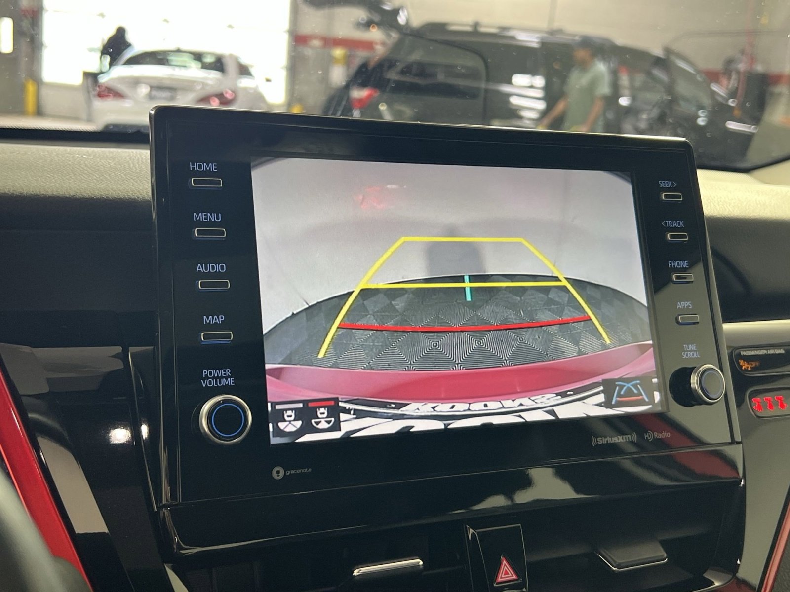 Used 2022 Toyota Camry SE w/ Cold Weather Package image 19