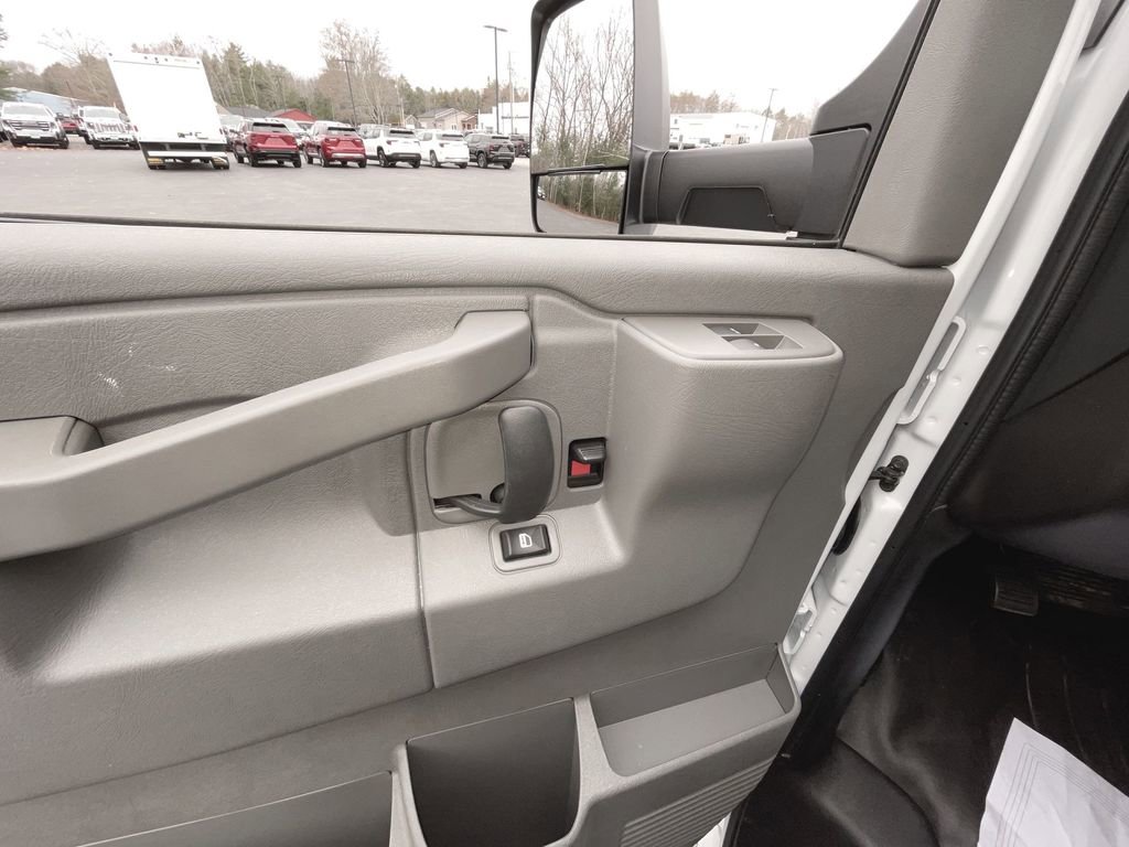 New 2025 GMC Savana 3500 w/ Power Convenience Package image 21