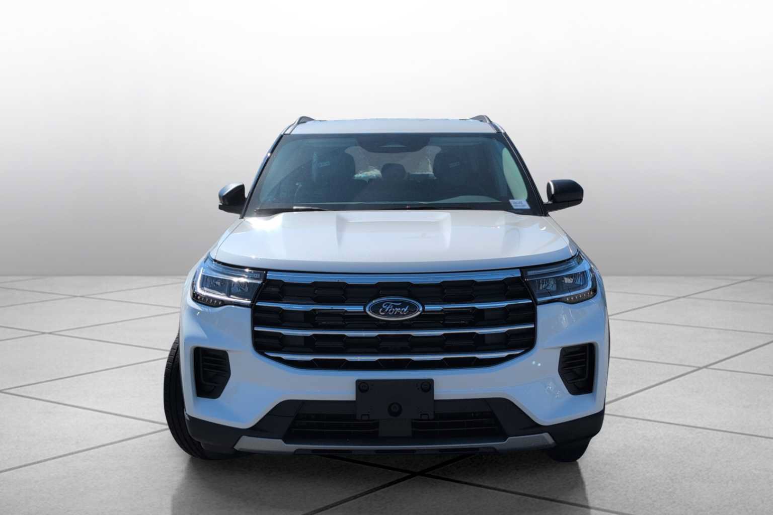 New 2026 Ford Explorer Active RWD image 3