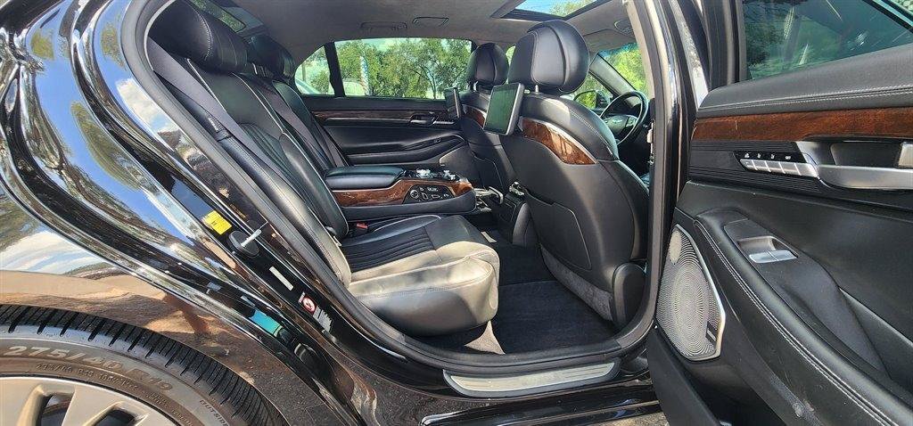 Used 2018 Genesis G90 5.0 Ultimate RWD image 29