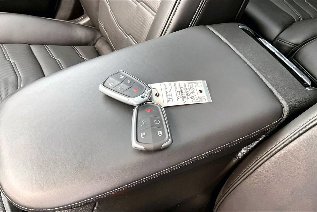 Used 2025 Cadillac XT6 Premium Luxury w/ Platinum Package AWD/4WD image 10