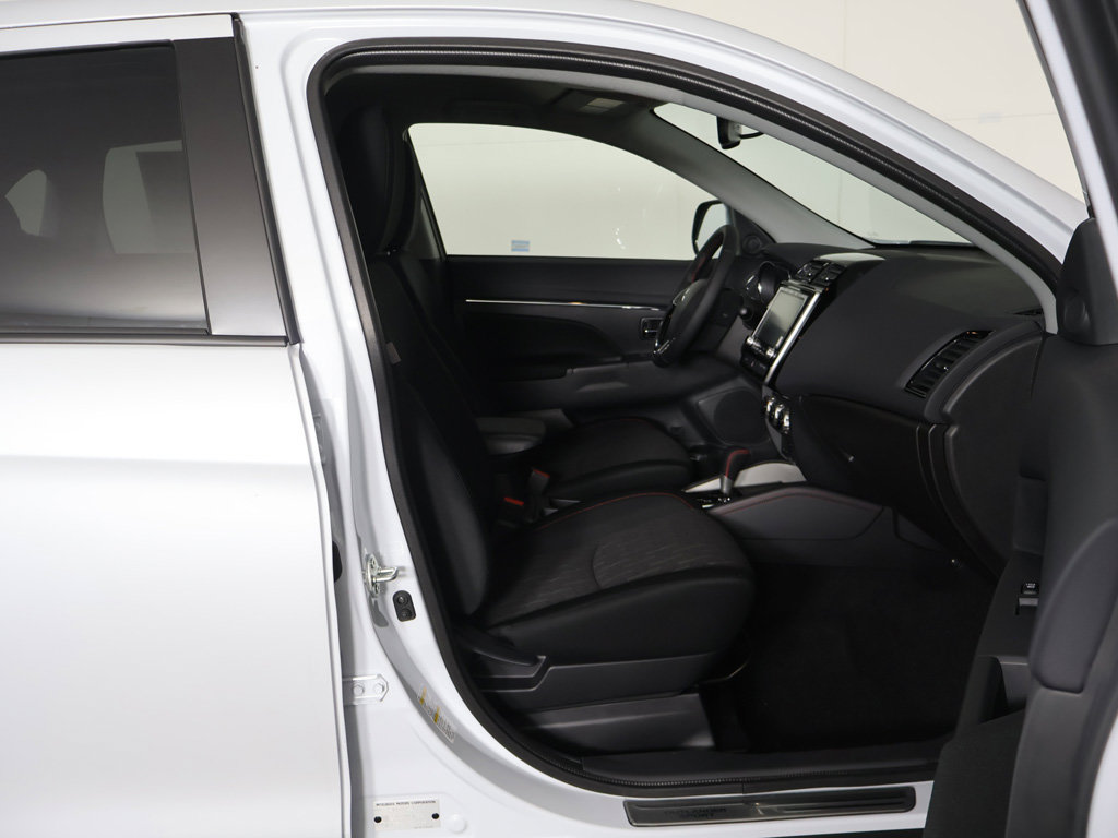 New 2027 Mitsubishi Outlander Sport LE FWD image 26