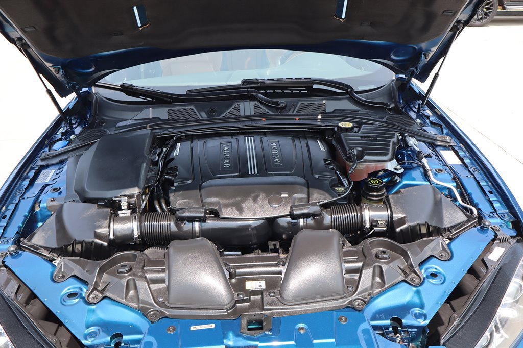 Used 2013 Jaguar XF R RWD image 48