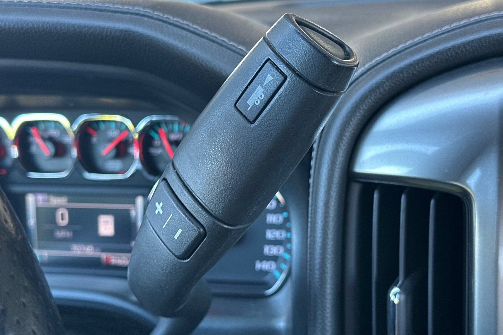 Used 2019 Chevrolet Silverado 2500 LTZ w/ Duramax Plus Package AWD/4WD image 19