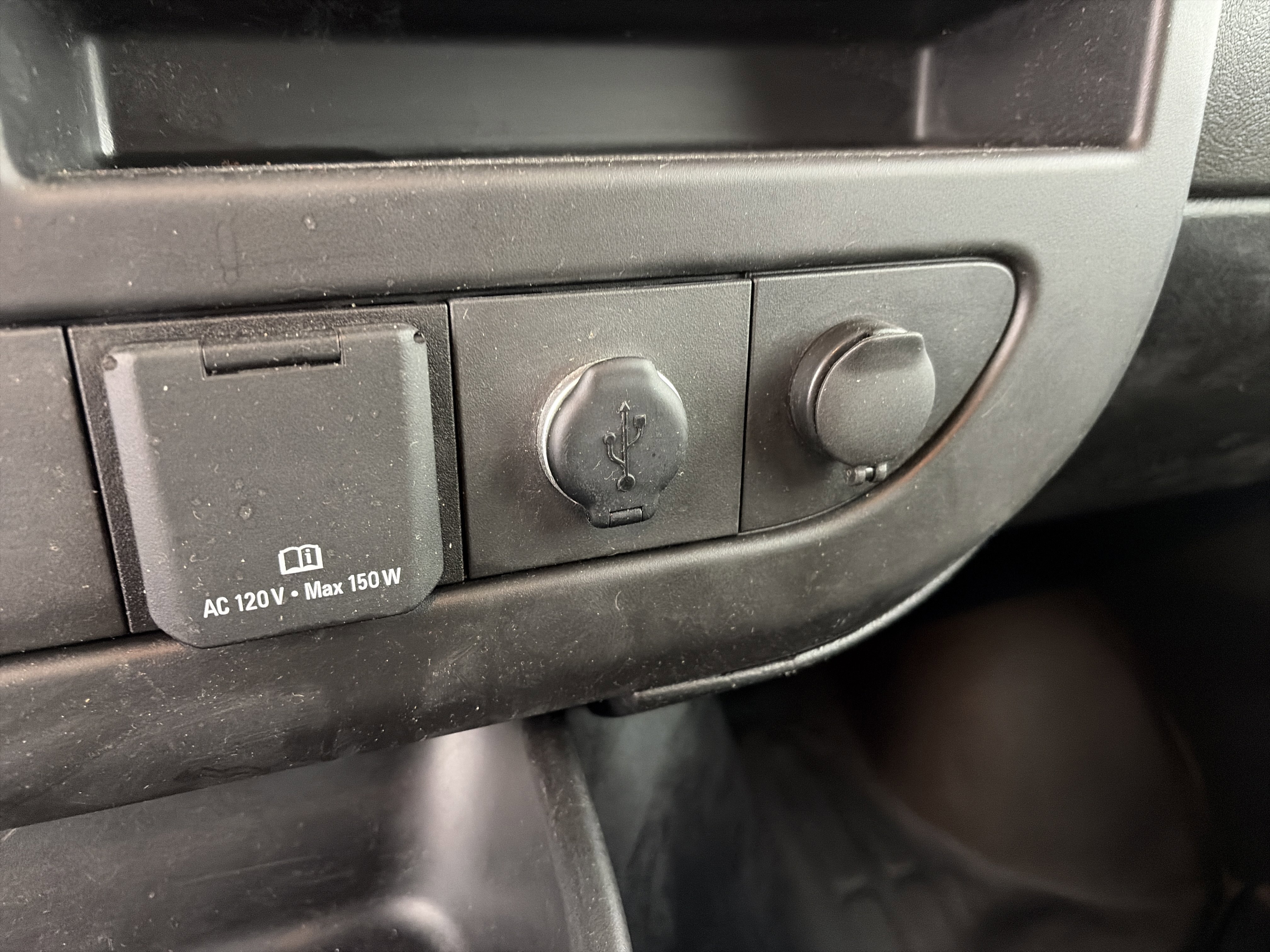 Used 2019 Chevrolet Express 3500 w/ Driver Convenience Package RWD image 23