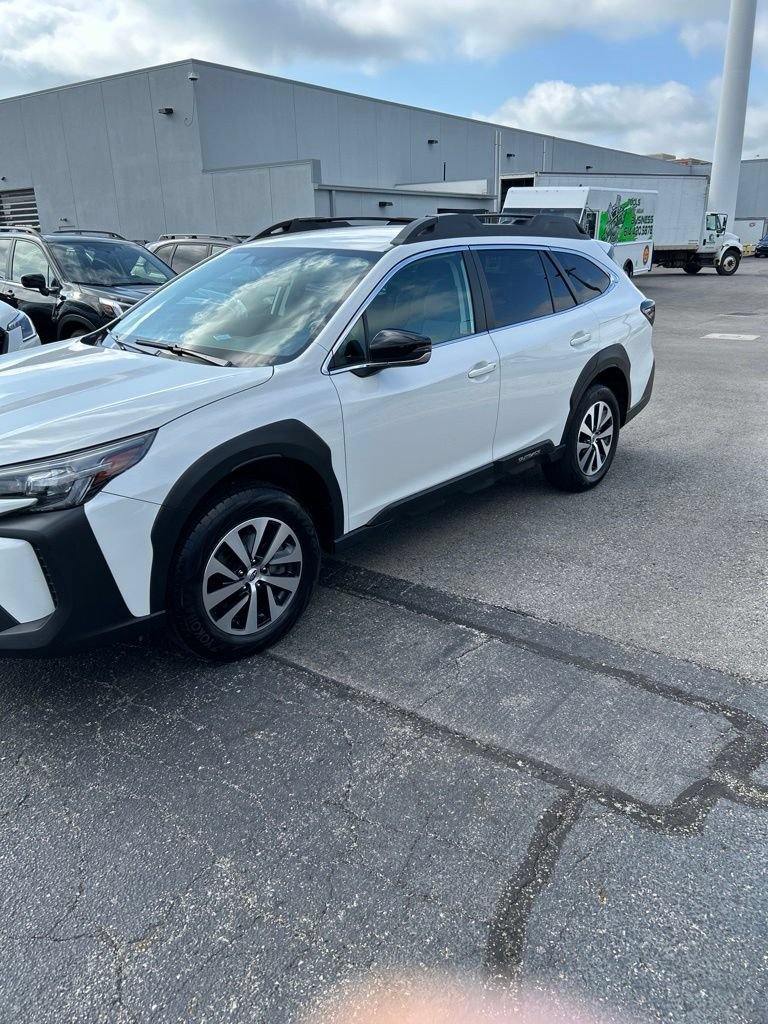 Certified 2024 Subaru Outback Premium AWD/4WD image 4