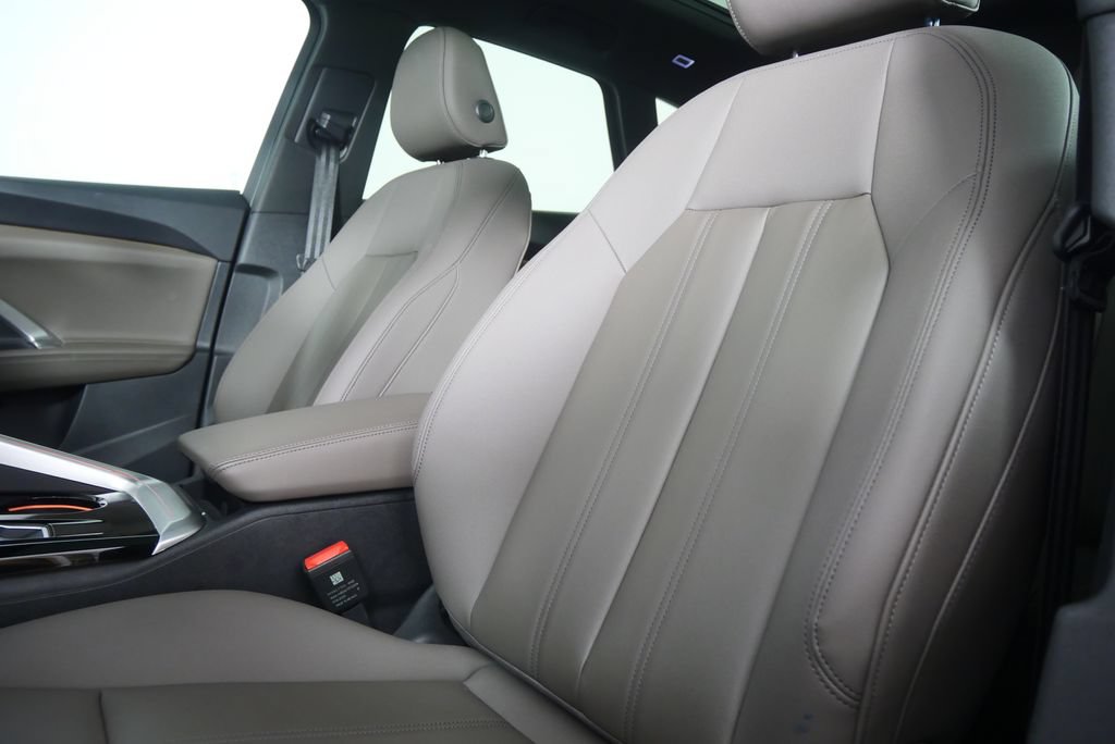 Used 2025 Audi Q5 Premium AWD/4WD image 9