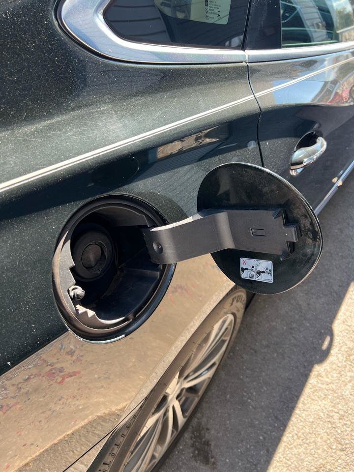 Used 2017 Buick LaCrosse Essence w/ Sun and Shade Package FWD image 5