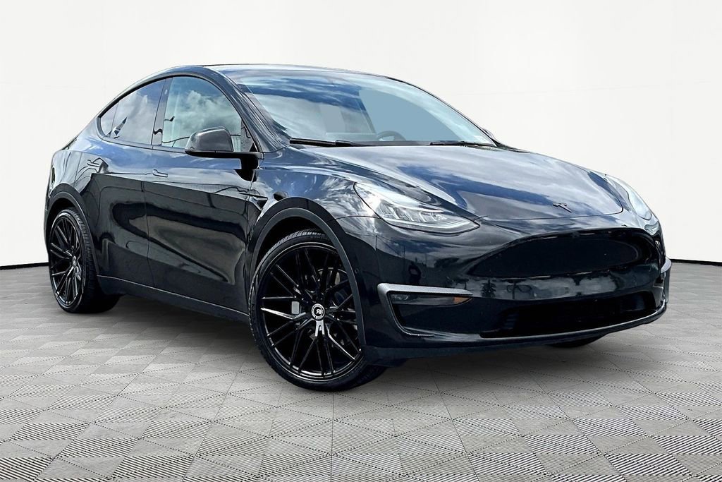 Used 2022 Tesla Model Y Long Range AWD/4WD image 1