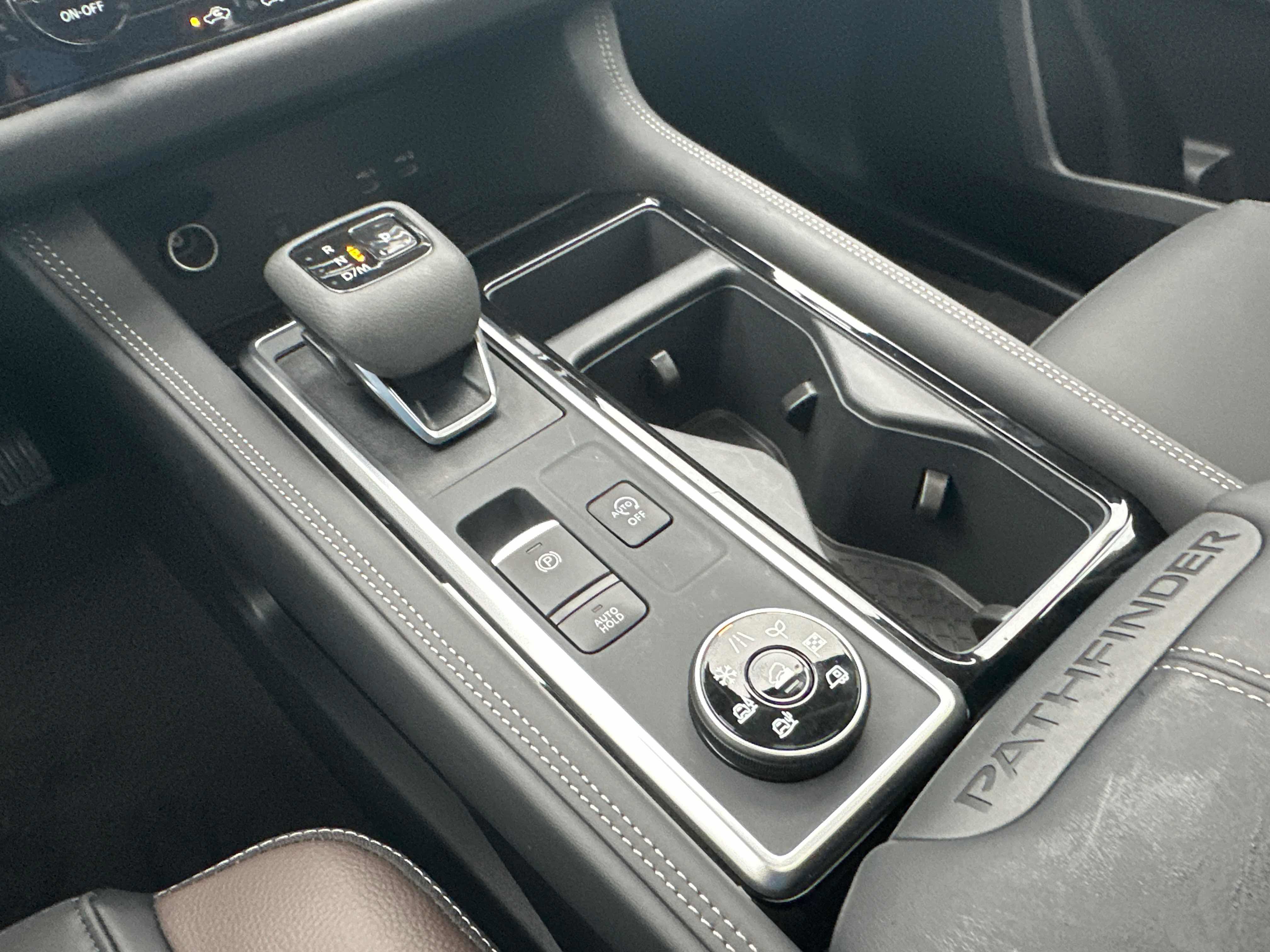 New 2026 Nissan Pathfinder Platinum AWD/4WD image 30
