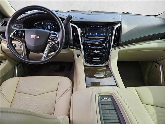 Used 2020 Cadillac Escalade ESV Luxury AWD/4WD image 17
