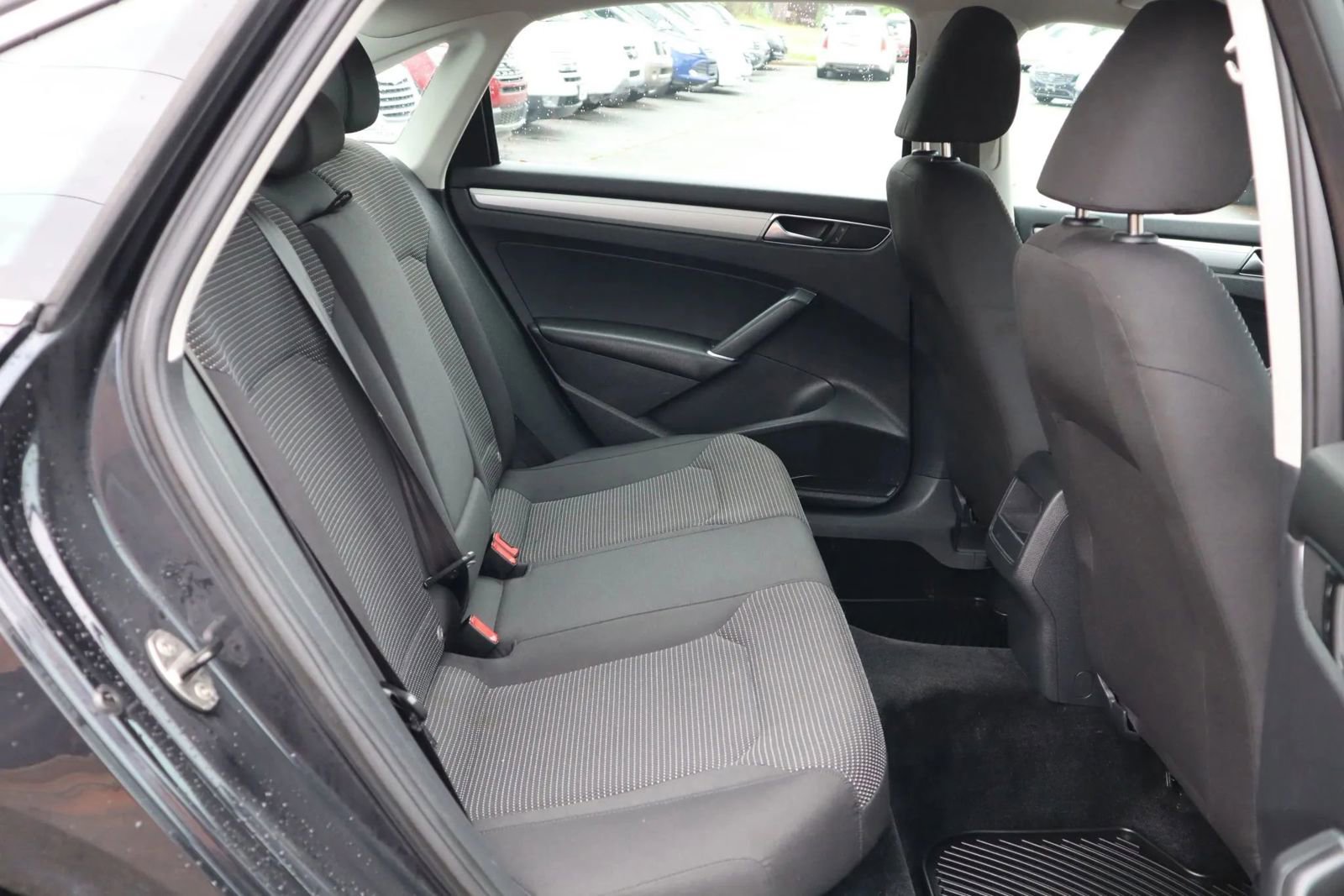 Used 2017 Volkswagen Passat 1.8T S image 17