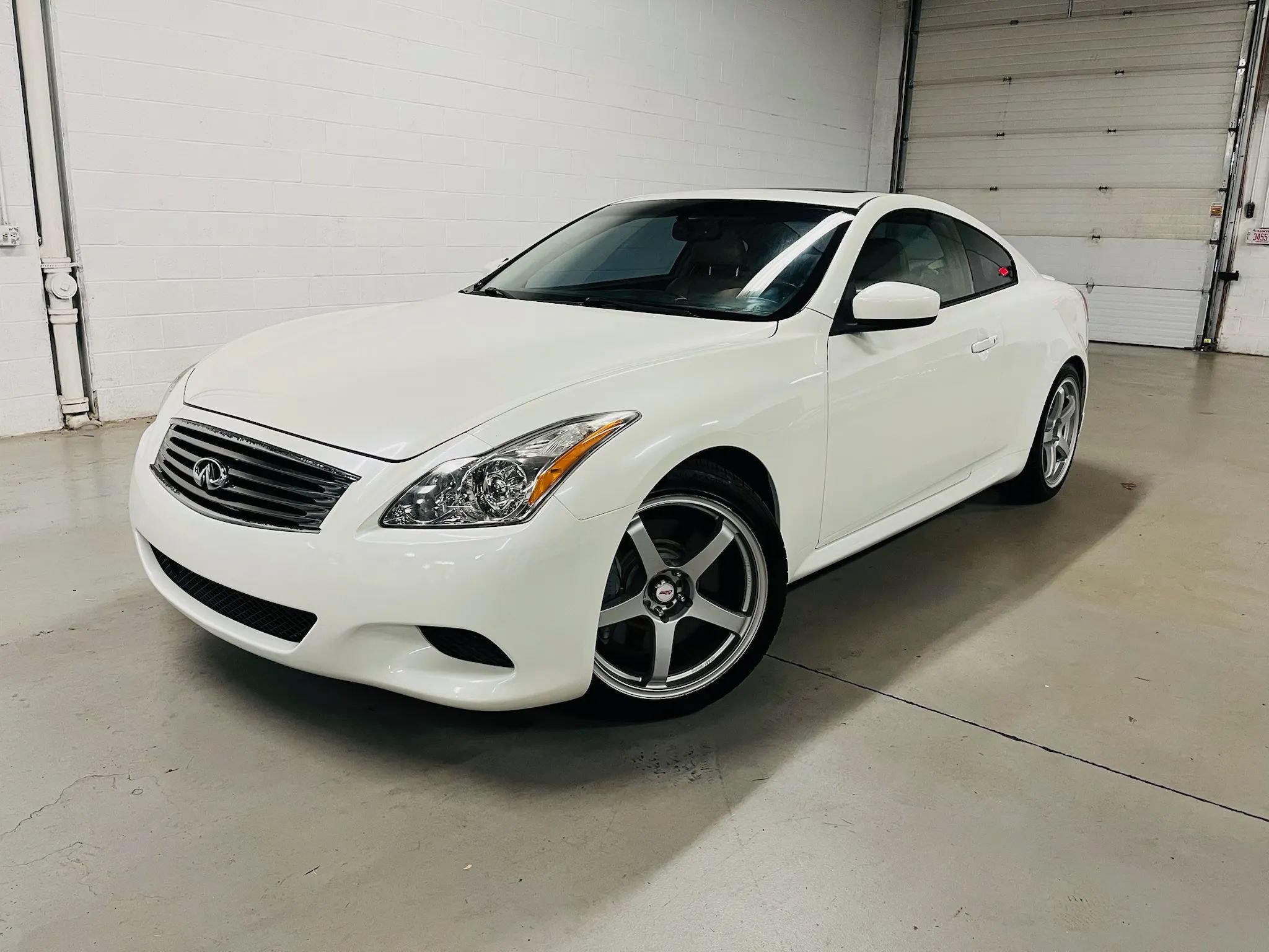 Used 2008 INFINITI G37 Journey w/ Premium Pkg RWD image 1