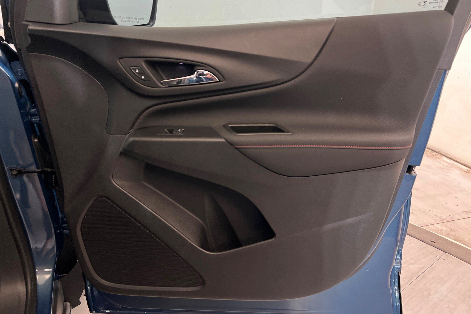 Used 2024 Chevrolet Equinox RS FWD image 24
