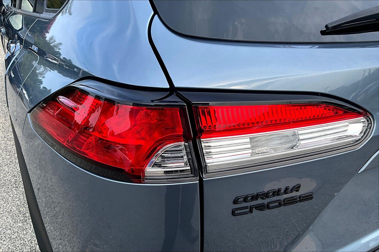 Used 2023 Toyota Corolla Cross AWD Hybrid w/ Moonroof Package image 32